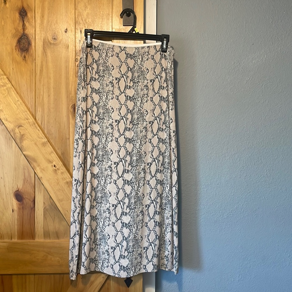 American Eagle Midi skirt
